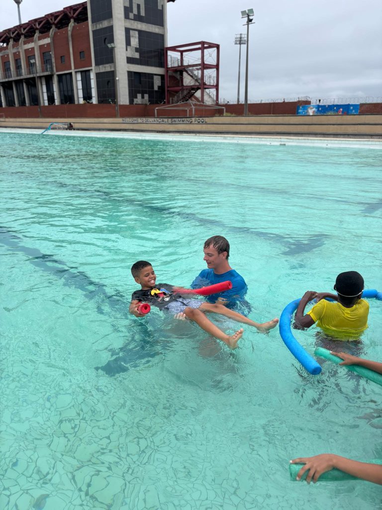 learn to swim, confidence building